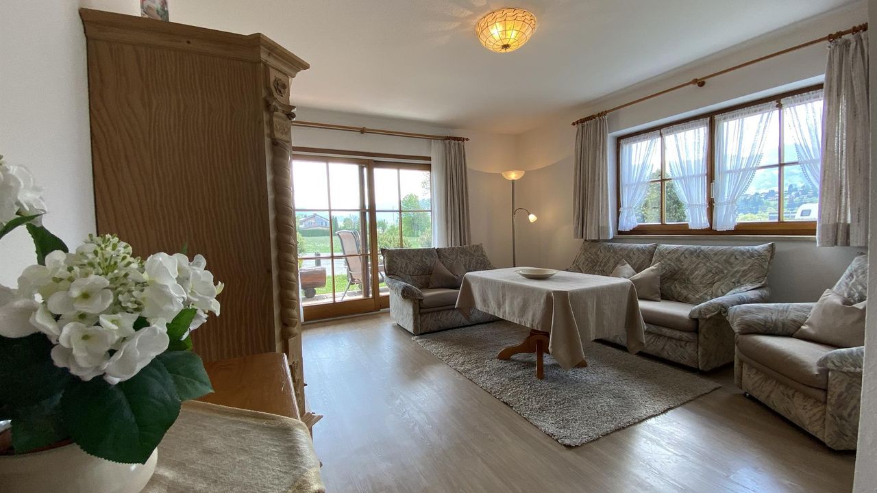 FeWo 2, WZ mit Südterrasse FeWo 2, WZ mit Südterrasse